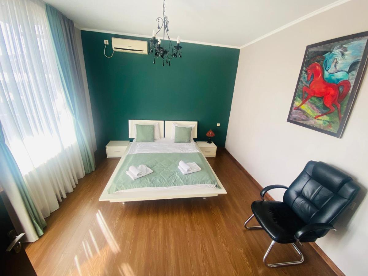 9 Borbalo Street Apartment With Terrace Tbilisi Ngoại thất bức ảnh