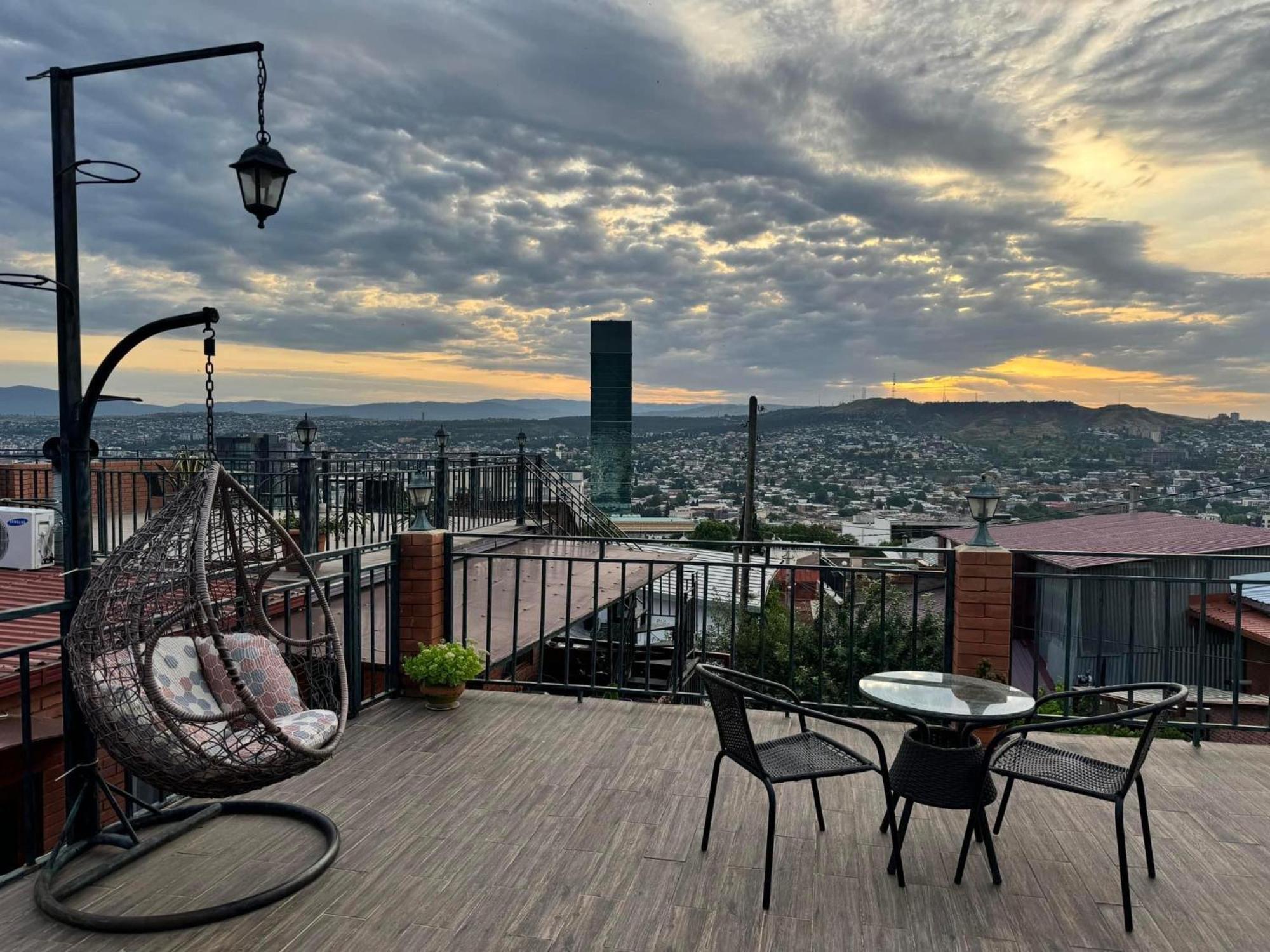 9 Borbalo Street Apartment With Terrace Tbilisi Ngoại thất bức ảnh