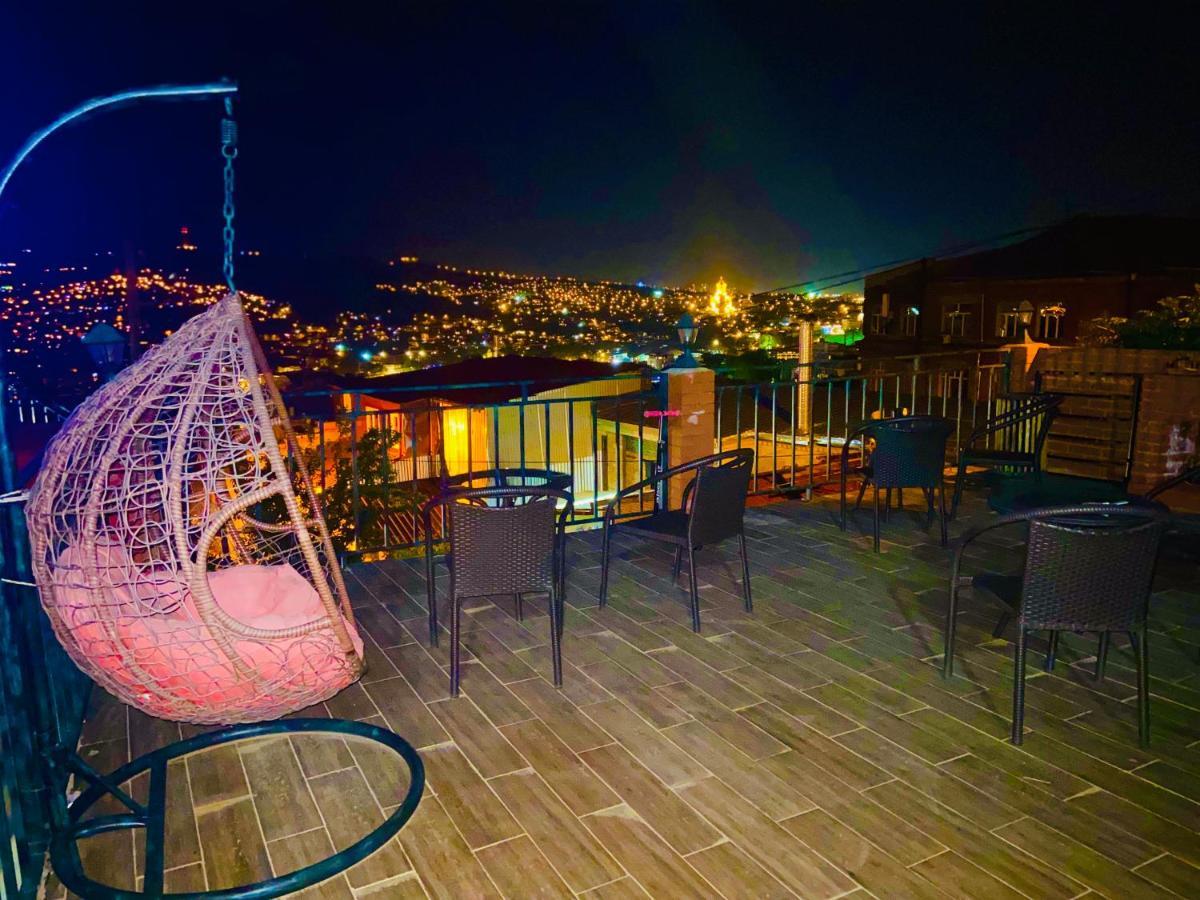 9 Borbalo Street Apartment With Terrace Tbilisi Ngoại thất bức ảnh